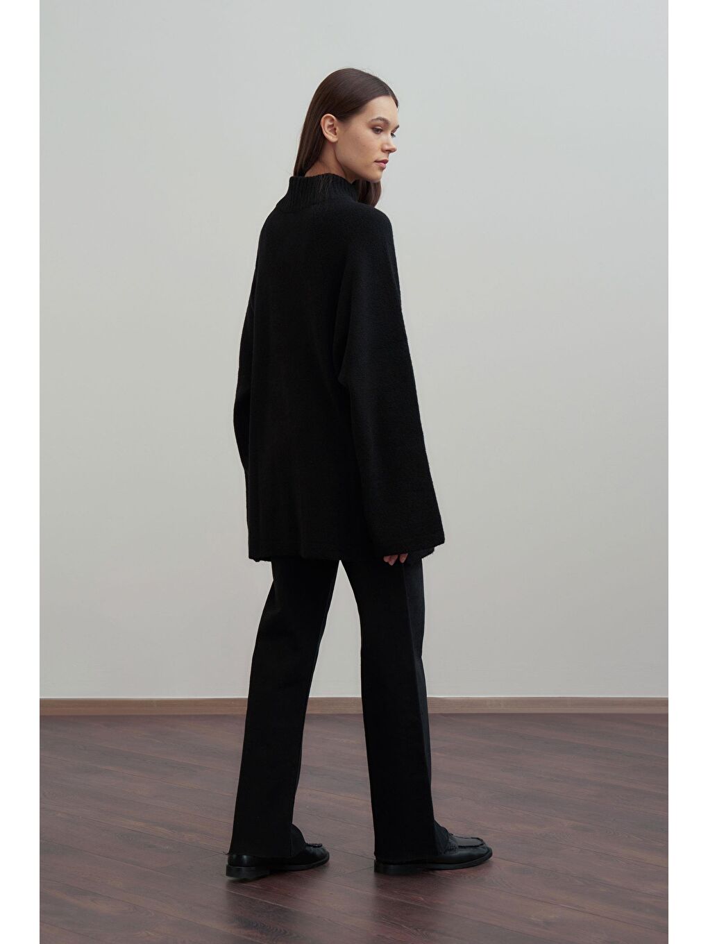 Siyah-Yarım Fermuarlı Kazak-2