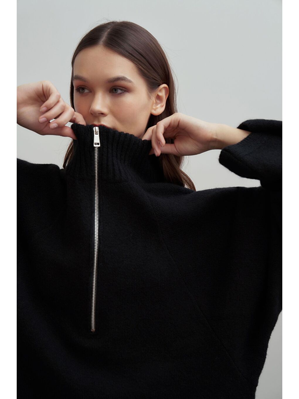 Siyah-Yarım Fermuarlı Kazak-4