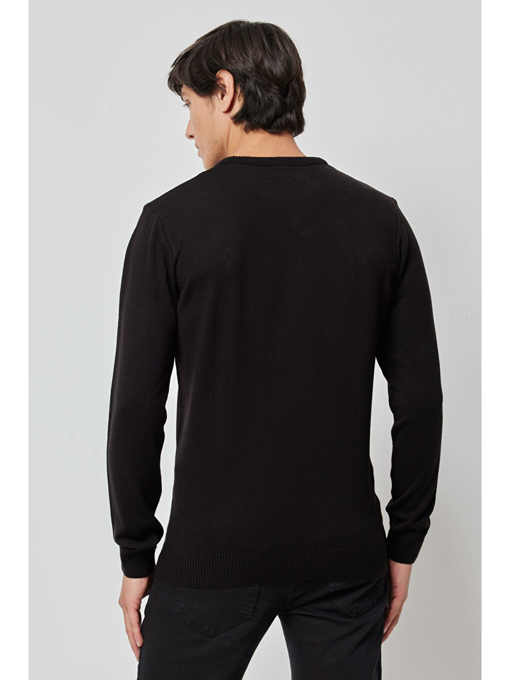 Erkek Siyah Tüylenmeyen Anti-Pilling Özellikli Standart Fit Bisiklet Yaka Önü Baskılı Triko-5