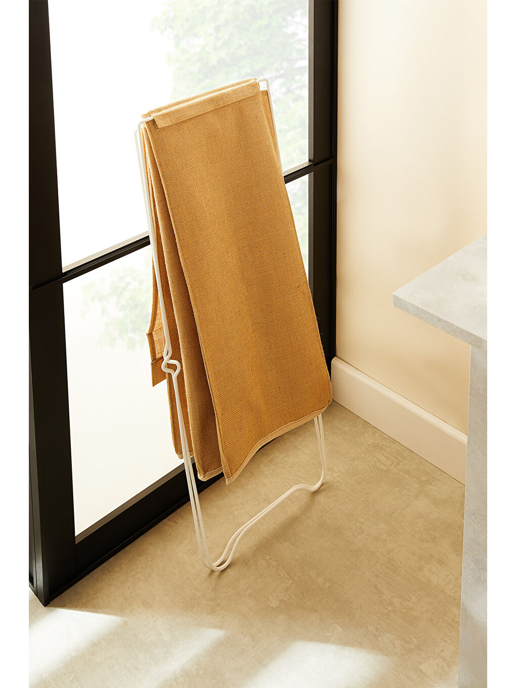 Bej Katlanabilir Bölmeli Beyaz Metal Destekli Naturel Jüt Çamaşır Sepeti 44 x 29.5 x 63 cm-1