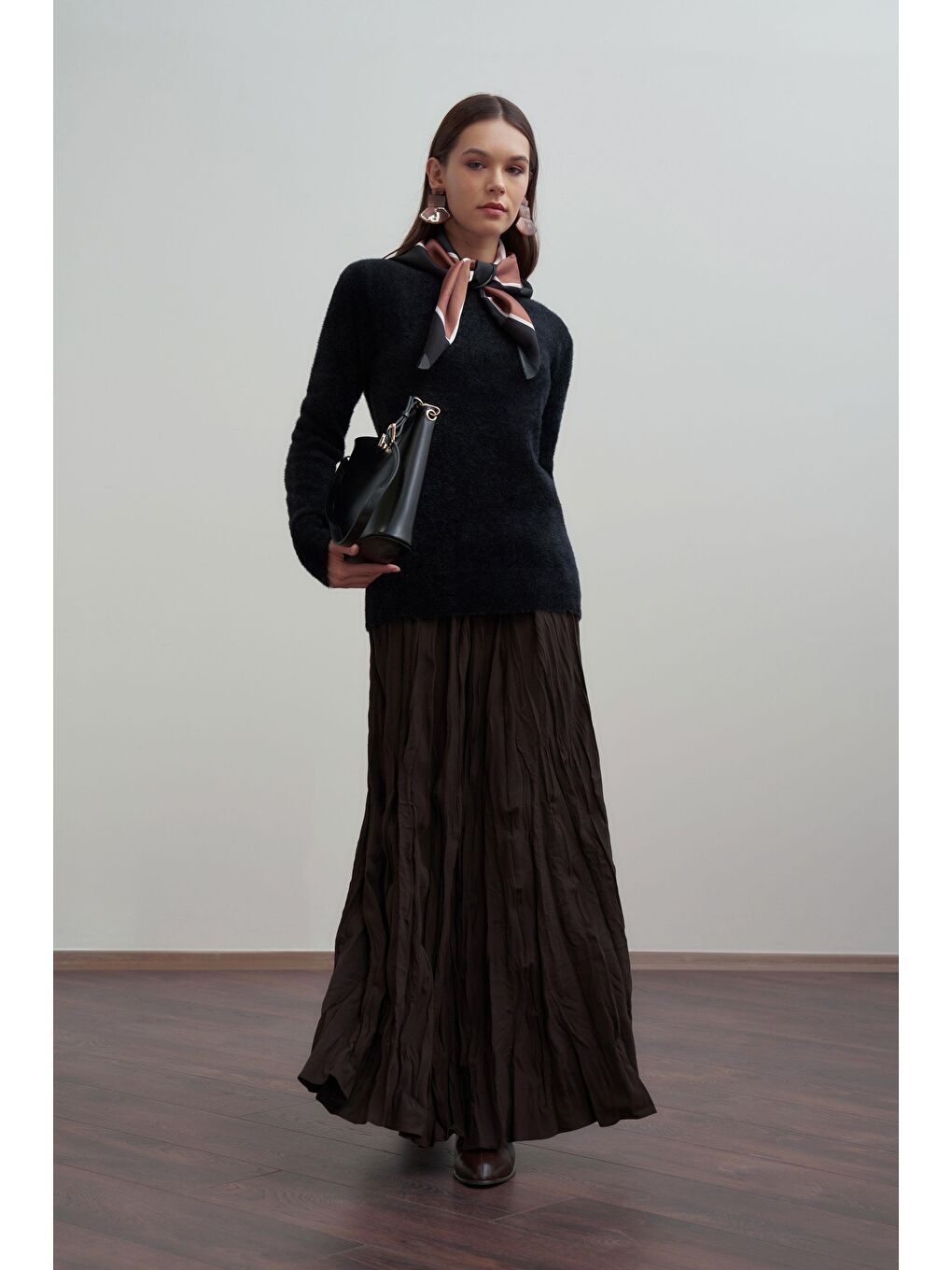 Siyah-Yumuşak Dokulu Kazak