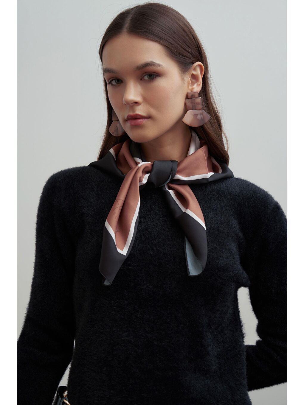 Siyah-Yumuşak Dokulu Kazak-4