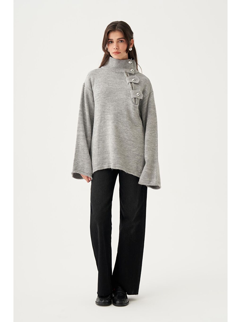 Gri-Yakası Apoletli Triko Kazak