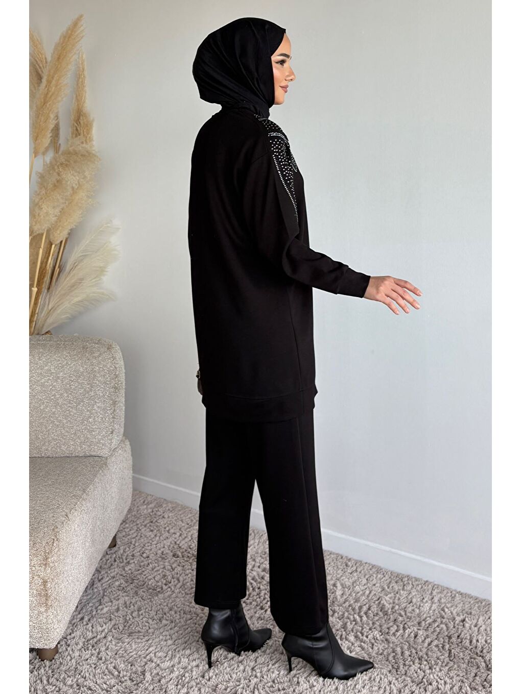 Siyah Bisiklet Yaka Taş İşlemeli Tunik Bel Lastikli Pantolon Tesettür İkili Takım-5