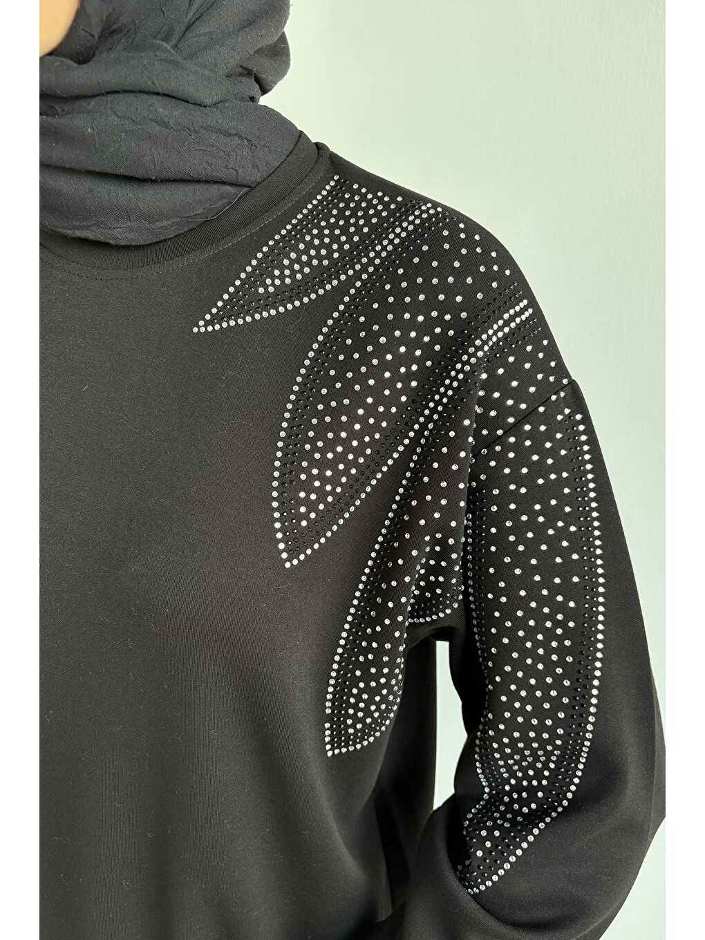 Siyah Bisiklet Yaka Taş İşlemeli Tunik Bel Lastikli Pantolon Tesettür İkili Takım-6