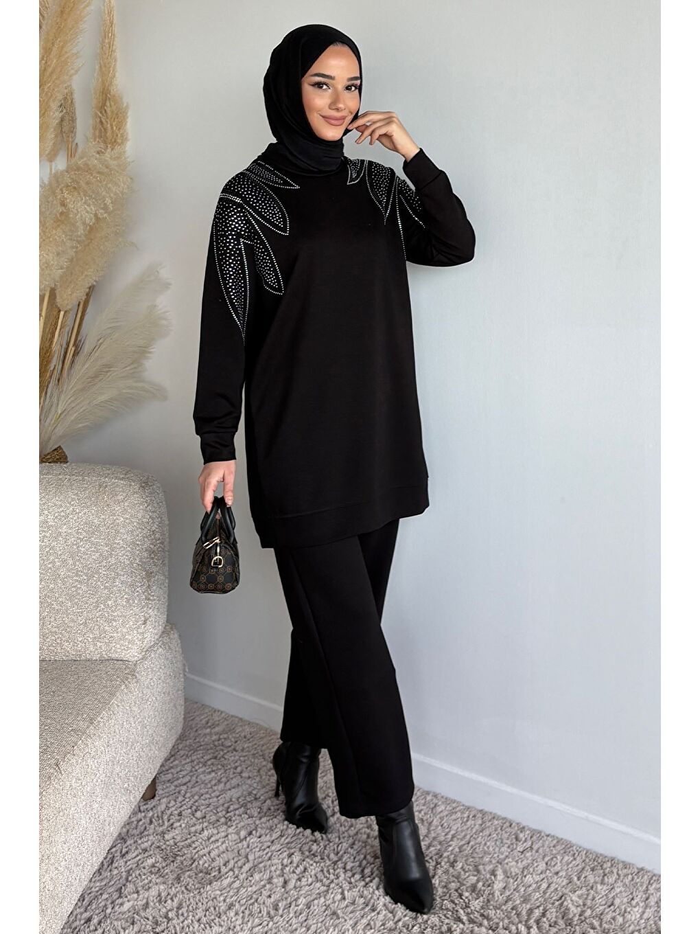 Siyah Bisiklet Yaka Taş İşlemeli Tunik Bel Lastikli Pantolon Tesettür İkili Takım-8