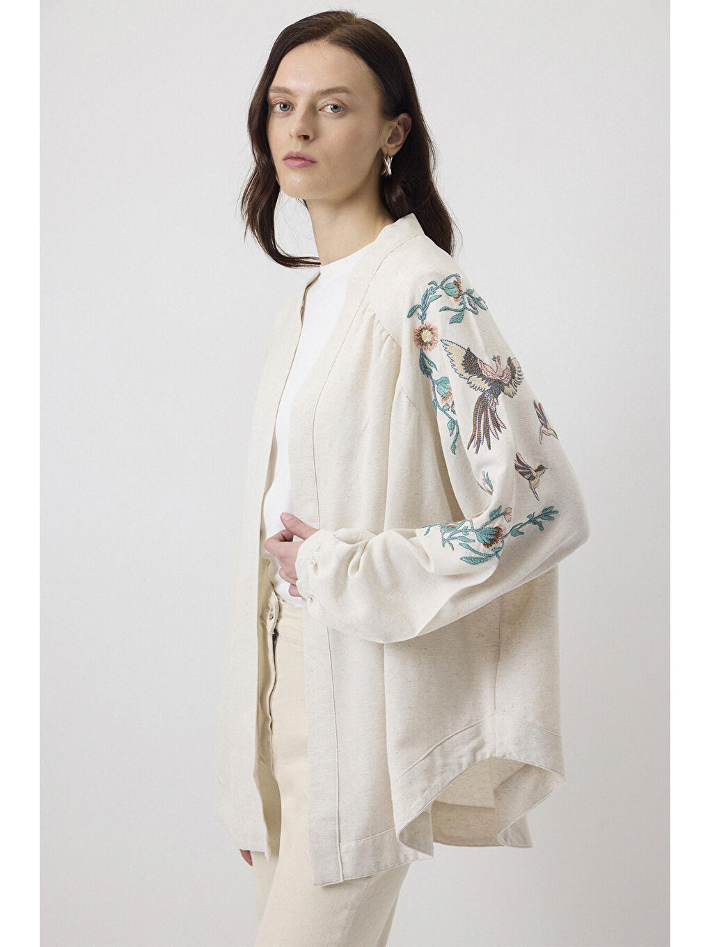 Bej Keten Dokulu Nakışlı Kimono-2