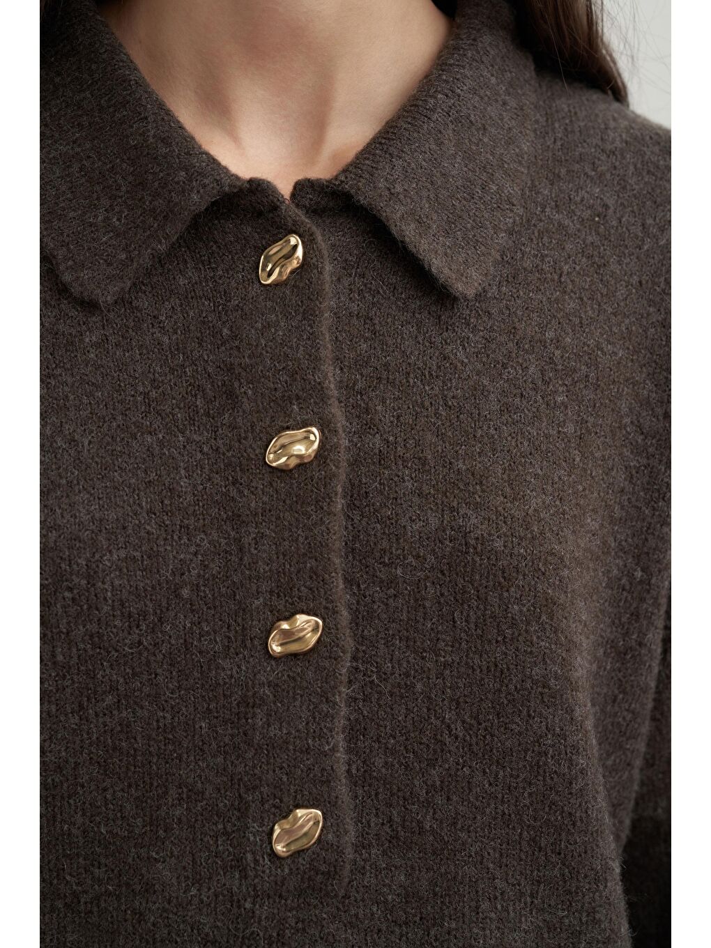 Kahverengi Kahve-Gold Dügmeli Yarım Patlı Kazak-4