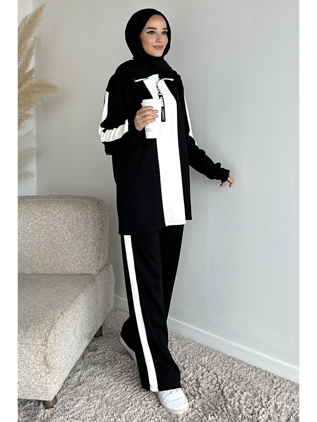 Siyah Tesettür Yarım Fermuarlı Renk Garnili Tunik Pantolon İkili Takım-1