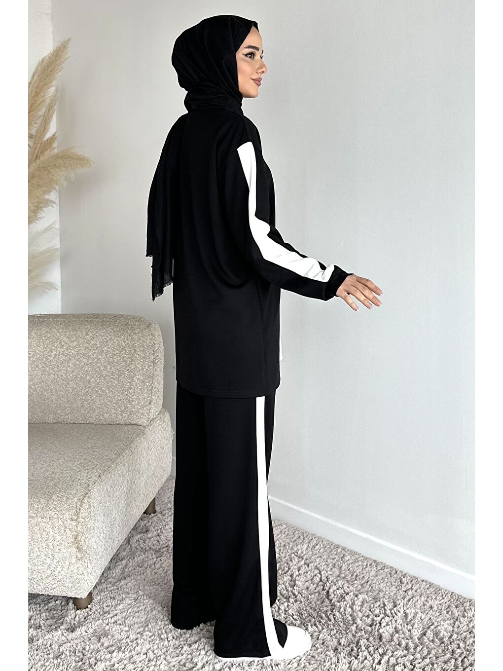 Siyah Tesettür Yarım Fermuarlı Renk Garnili Tunik Pantolon İkili Takım-4