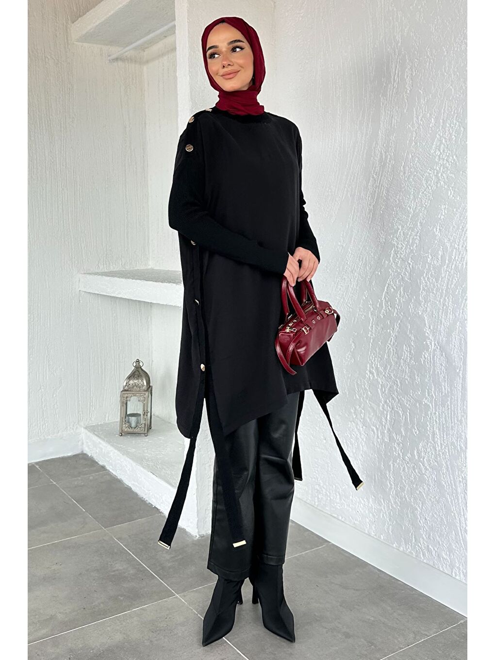 Siyah Yan Düğmeli Tesettür Tunik-1