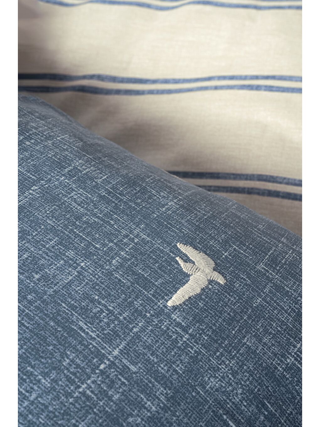 Karışık Pamuk Box Klein Nakışlı Çift Kişilik Nevresim Takımı Ceria Lacivert-2