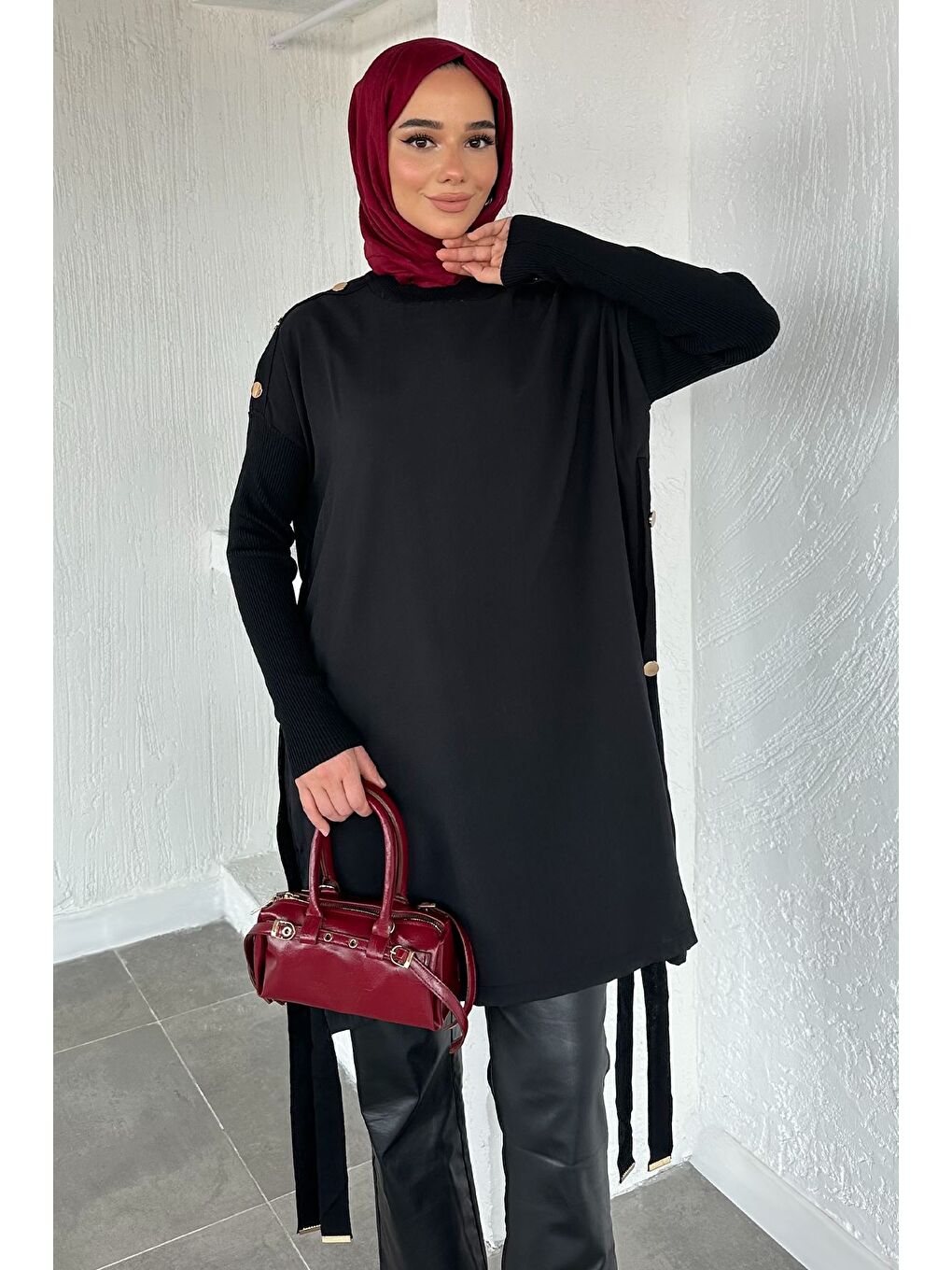 Siyah Yan Düğmeli Tesettür Tunik-2