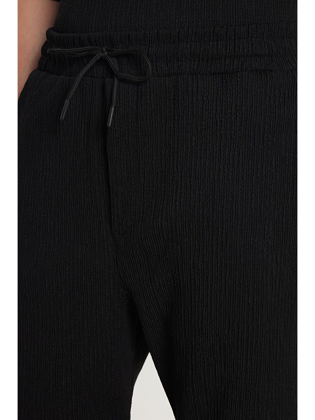 Erkek Oversize Geniş Kesim Bisiklet Yaka Gofre Kumaş Beli Bağcıklı Siyah Şort Takım-2