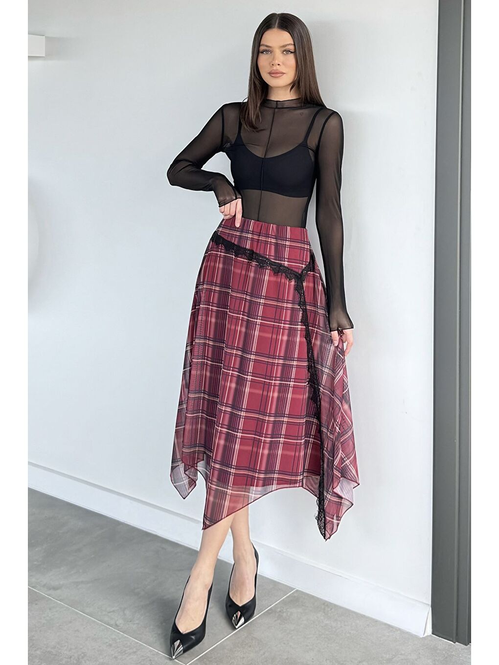 Bordo Kadın Bel Lastikli Ekose Desenli Güpür Detaylı Asimetrik Etek-1