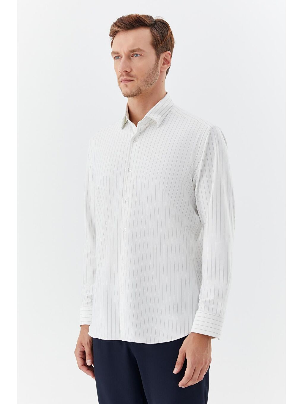 Beyaz-Siyah Klasik Yaka Çizgili Erkek Gömlek-2