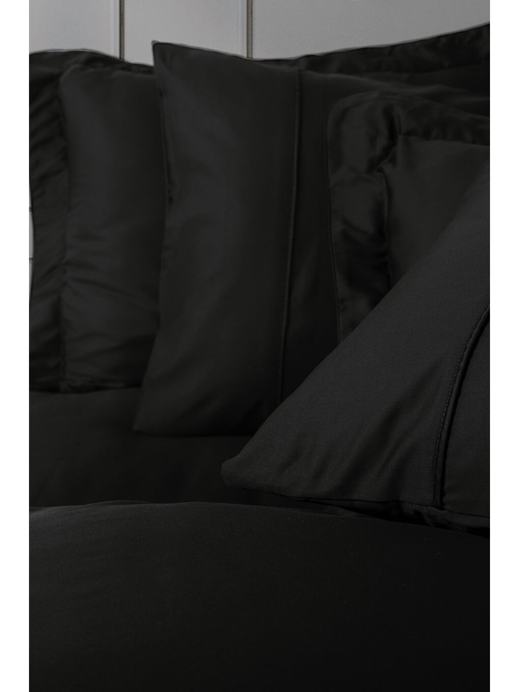 Karışık Pamuk Box Silky Saten Çift Kişilik Nevresim Takımı Siyah-1