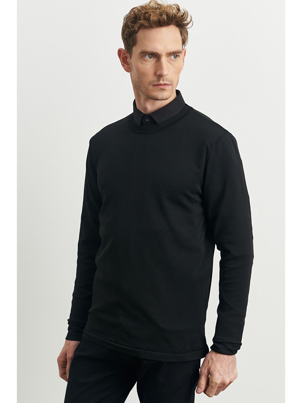 Erkek Siyah Standart Fit Normal Kesim Bisklet Yaka Triko Kazak