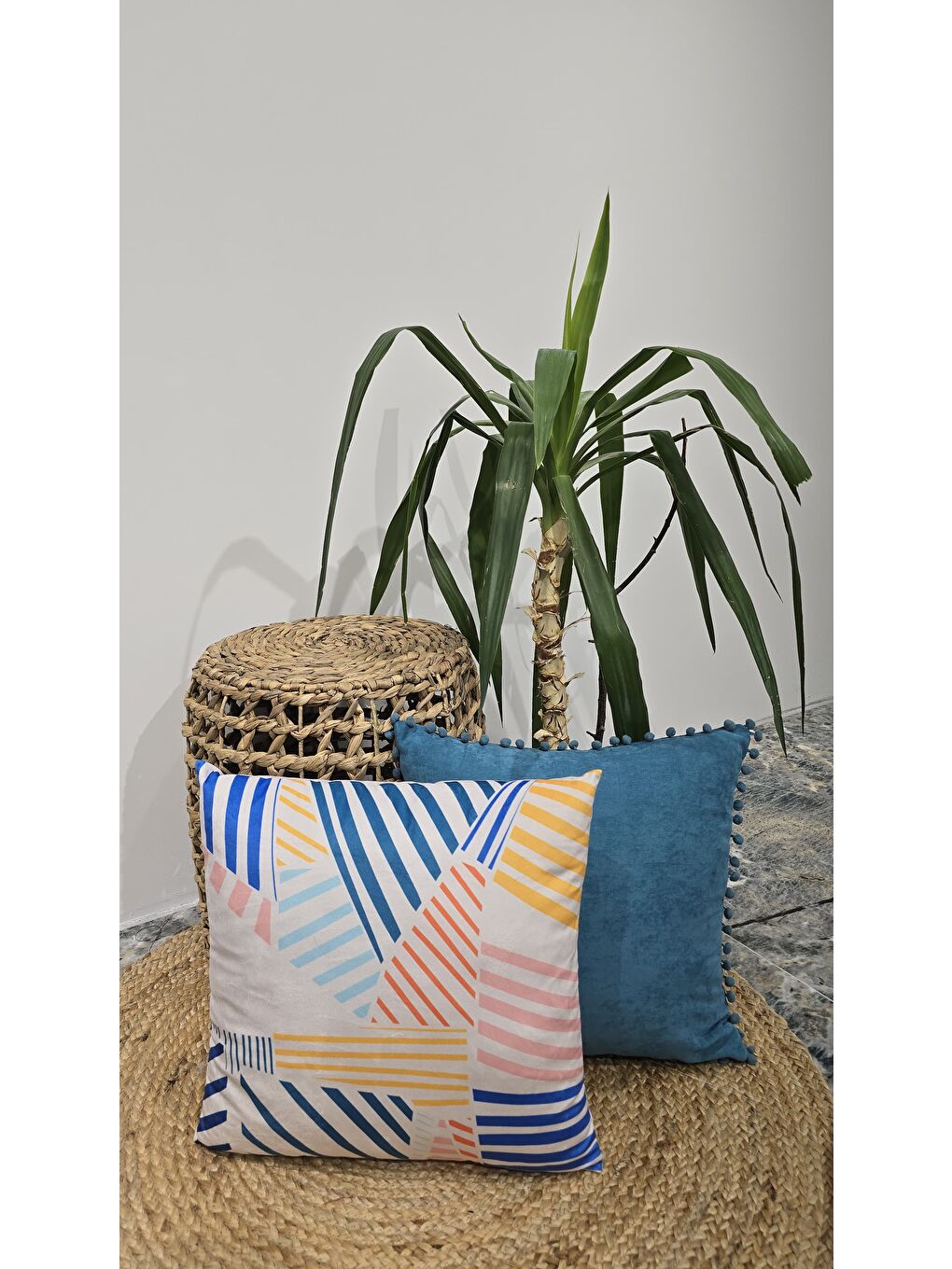 Çizgi Model- Mavi Ponpon  2 li Dekoratif Kırlent Kılıfı Seti