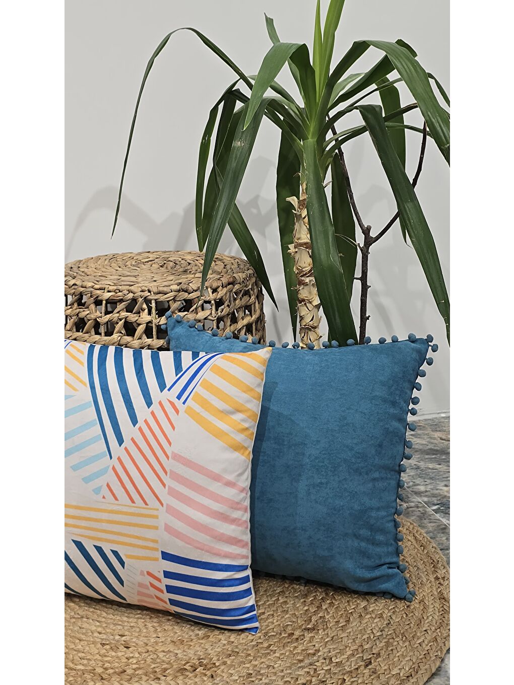 Çizgi Model- Mavi Ponpon  2 li Dekoratif Kırlent Kılıfı Seti-2