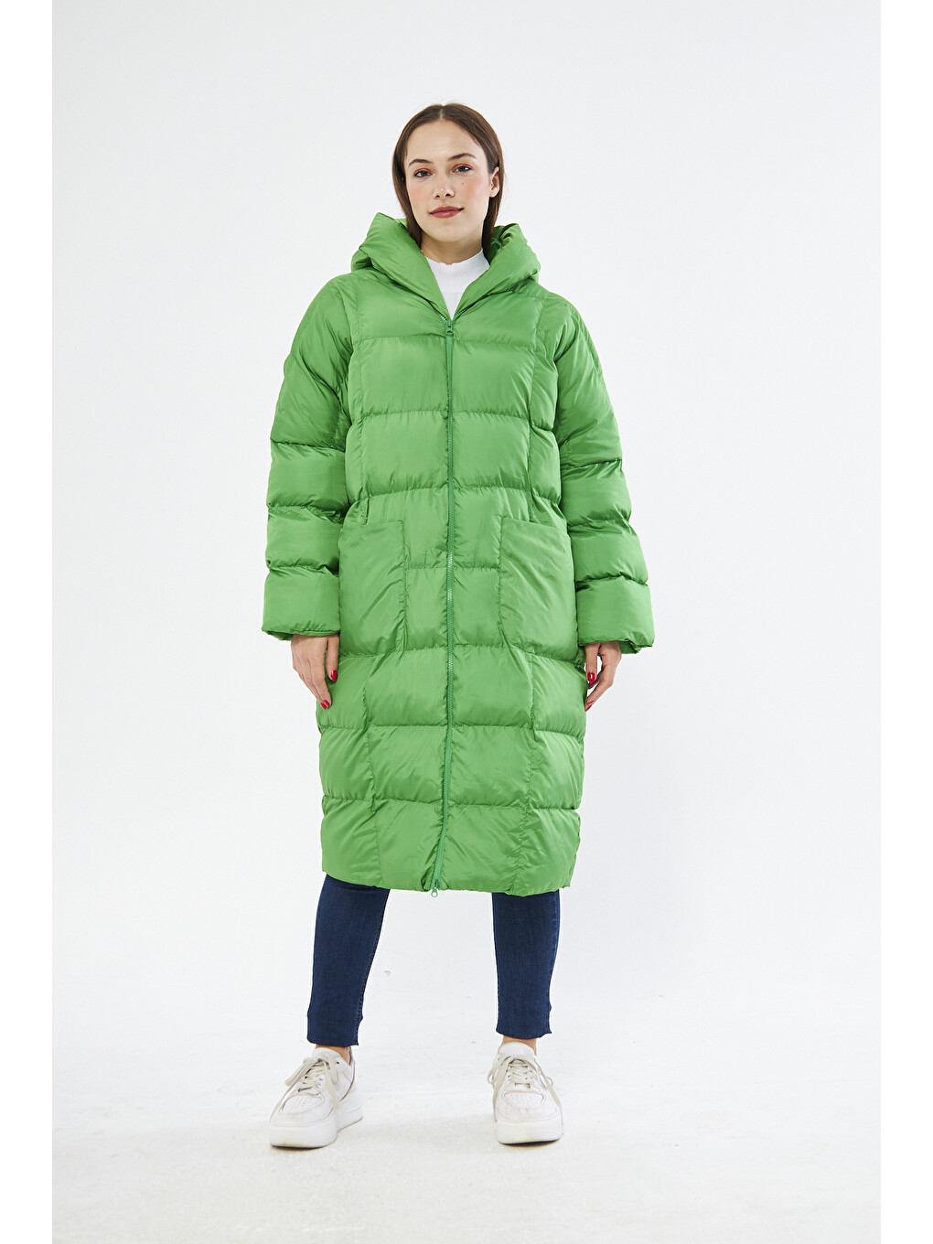 Yeşil Kadın Siyah Kapüşonlu Uzun Oversize Şişme Mont-2