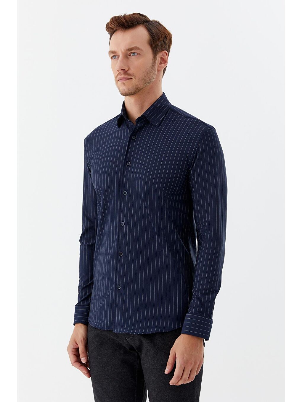 Klasik Yaka Çizgili Erkek Gömlek Lacivert-Beyaz-2