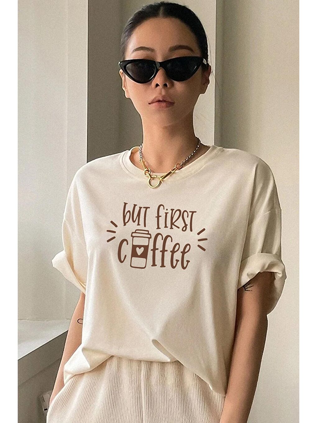 uyguntarz Bej Unisex But First Coffee Tasarım Tshirt