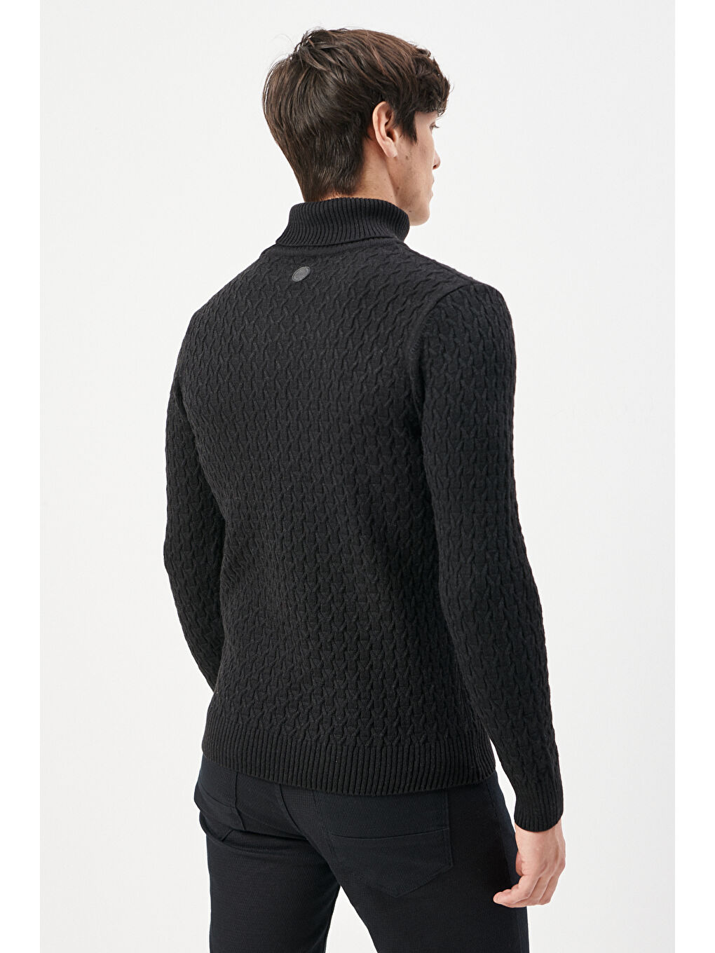 Erkek Siyah Standart Fit Normal Kesim Tam Balıkçı Yaka Armürlü Triko-4