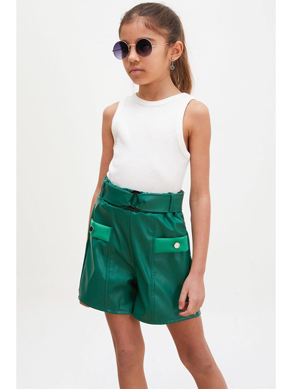 Yeşil Kemerli Ön Cepli Kız Çocuk Deri Şort-3
