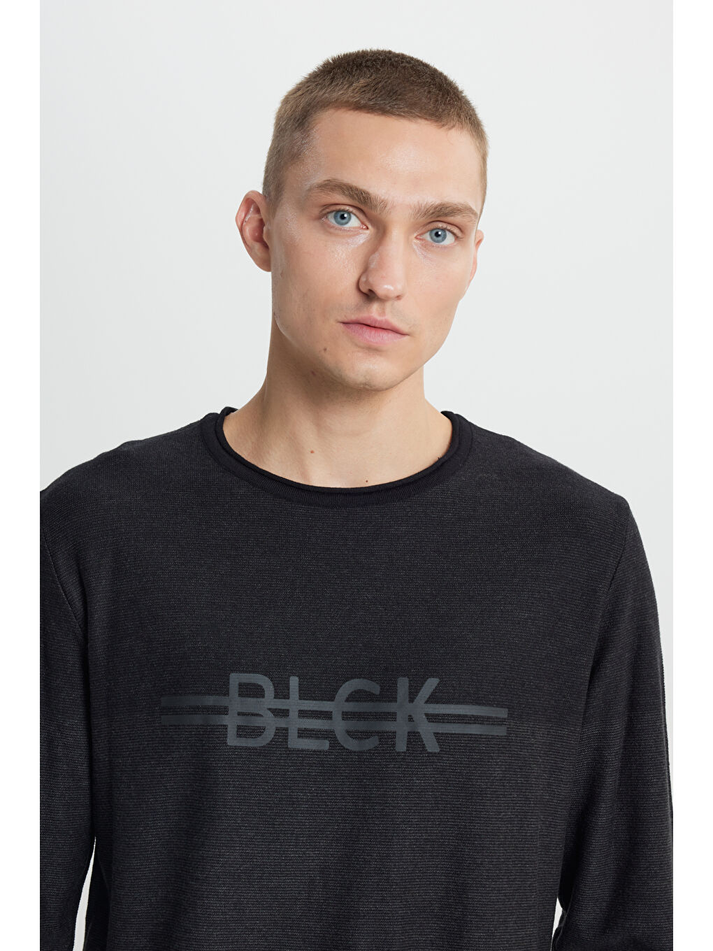 Erkek Siyah-Antrasit Standart Fit Normal Kesim Bisiklet Yaka Baskılı Triko-3