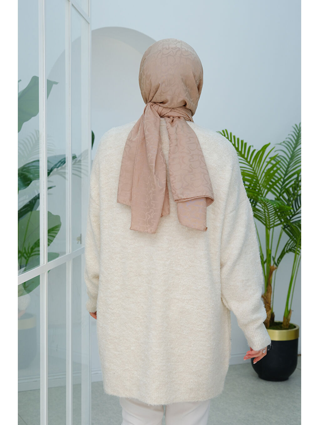 Çicek Düğme Detaylı Buklet Hırka Ekru-3