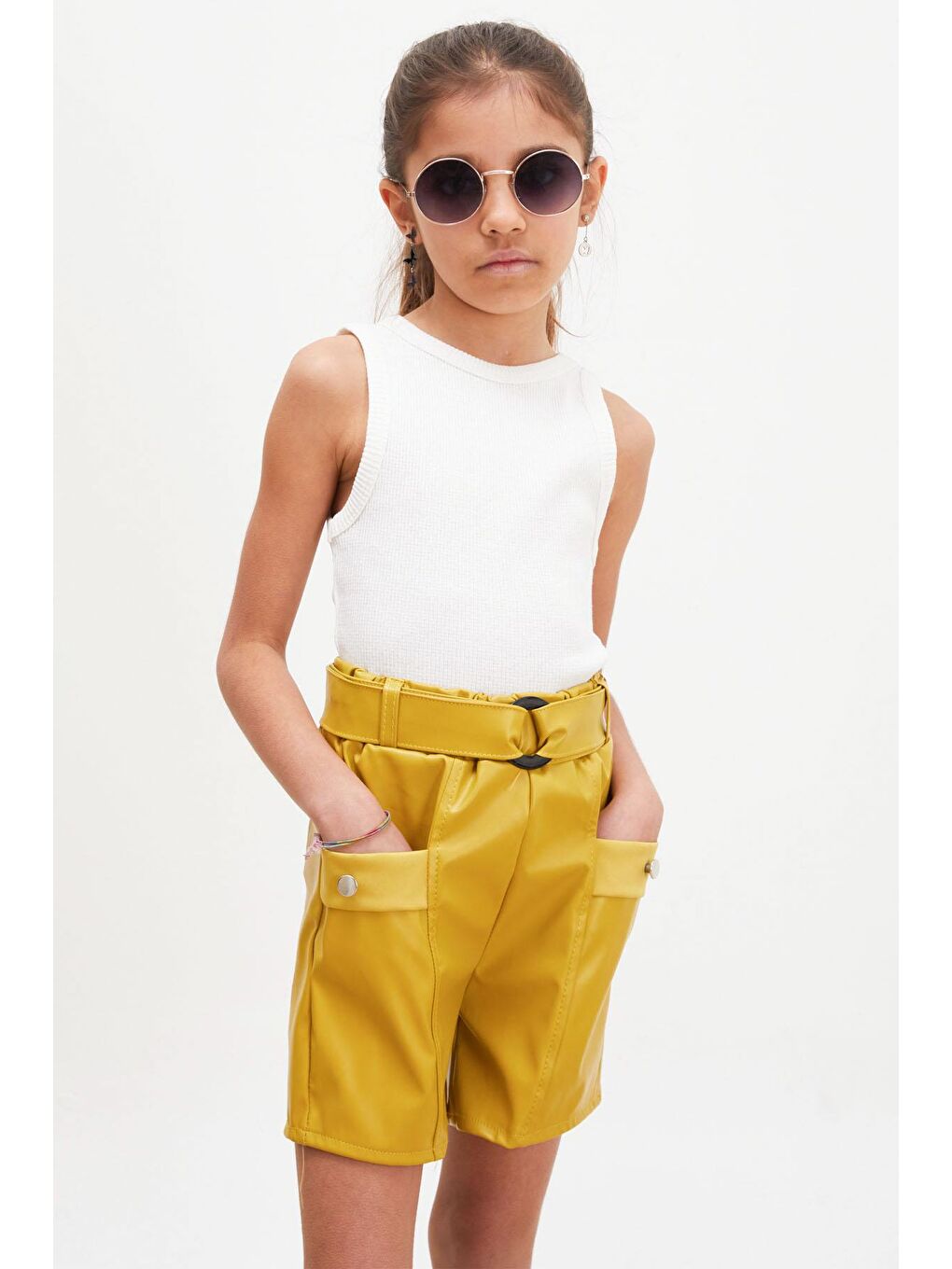 Sarı Hardal Kemerli Ön Cepli Kız Çocuk Deri Şort-3