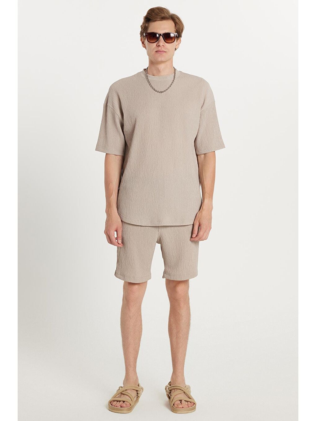 Bej Erkek Oversize Geniş Kesim Bisiklet Yaka Gofre Kumaş Beli Bağcıklı Taş Renk Şort Takım-3