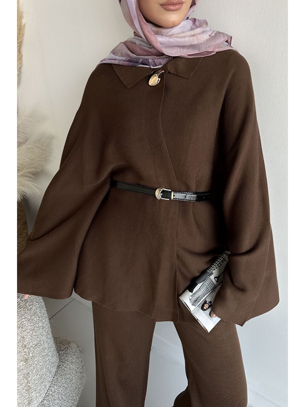 Kahverengi Gülseli Kadın Gold Düğmeli Kemer Detaylı Triko Panço Pantolon Tesettür İkili Takım-7