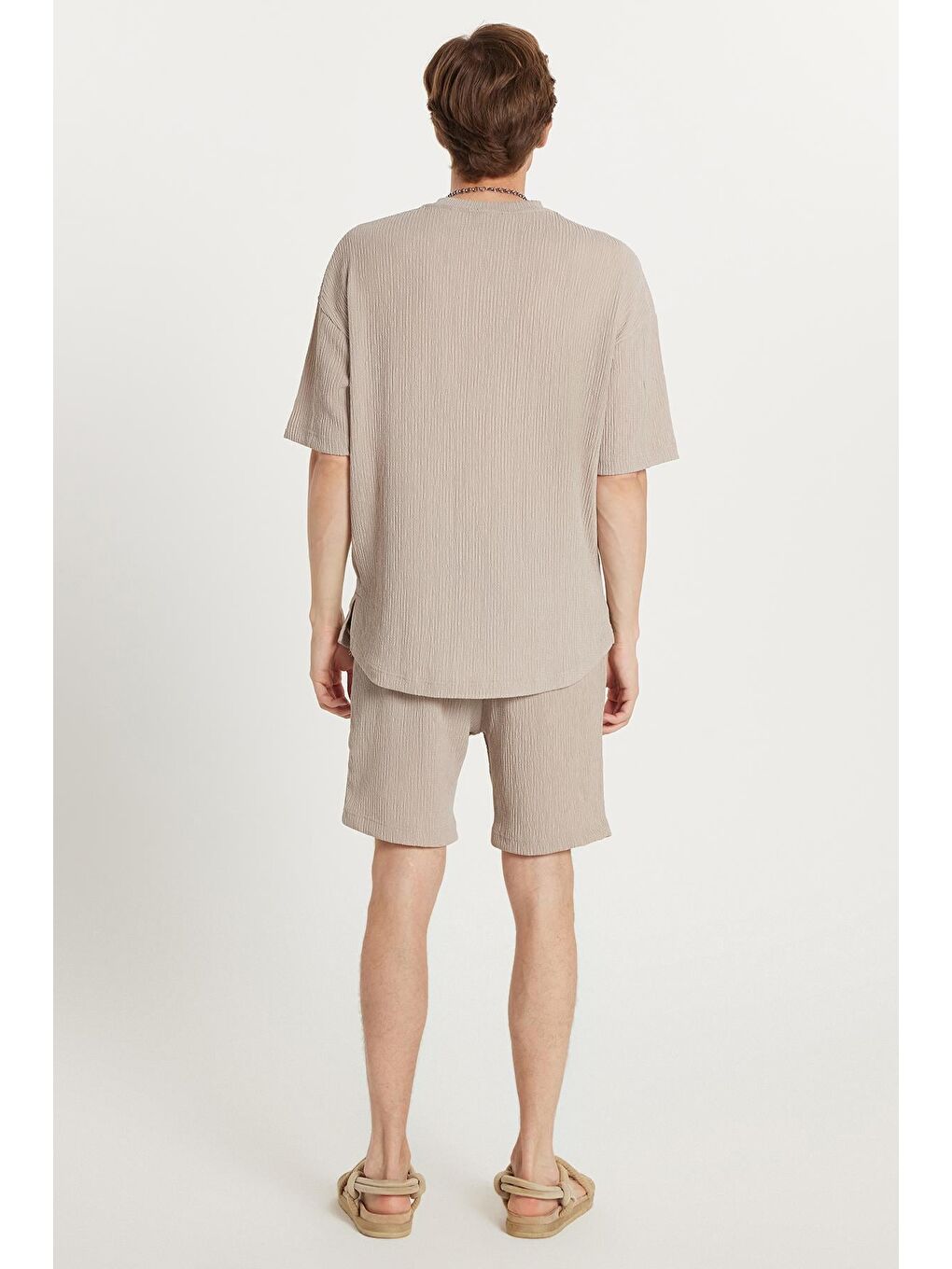 Bej Erkek Oversize Geniş Kesim Bisiklet Yaka Gofre Kumaş Beli Bağcıklı Taş Renk Şort Takım-4