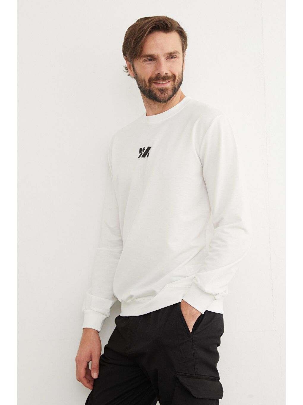 Ekru Kabartma Baskılı Bisiklet Yaka Sweatshirt