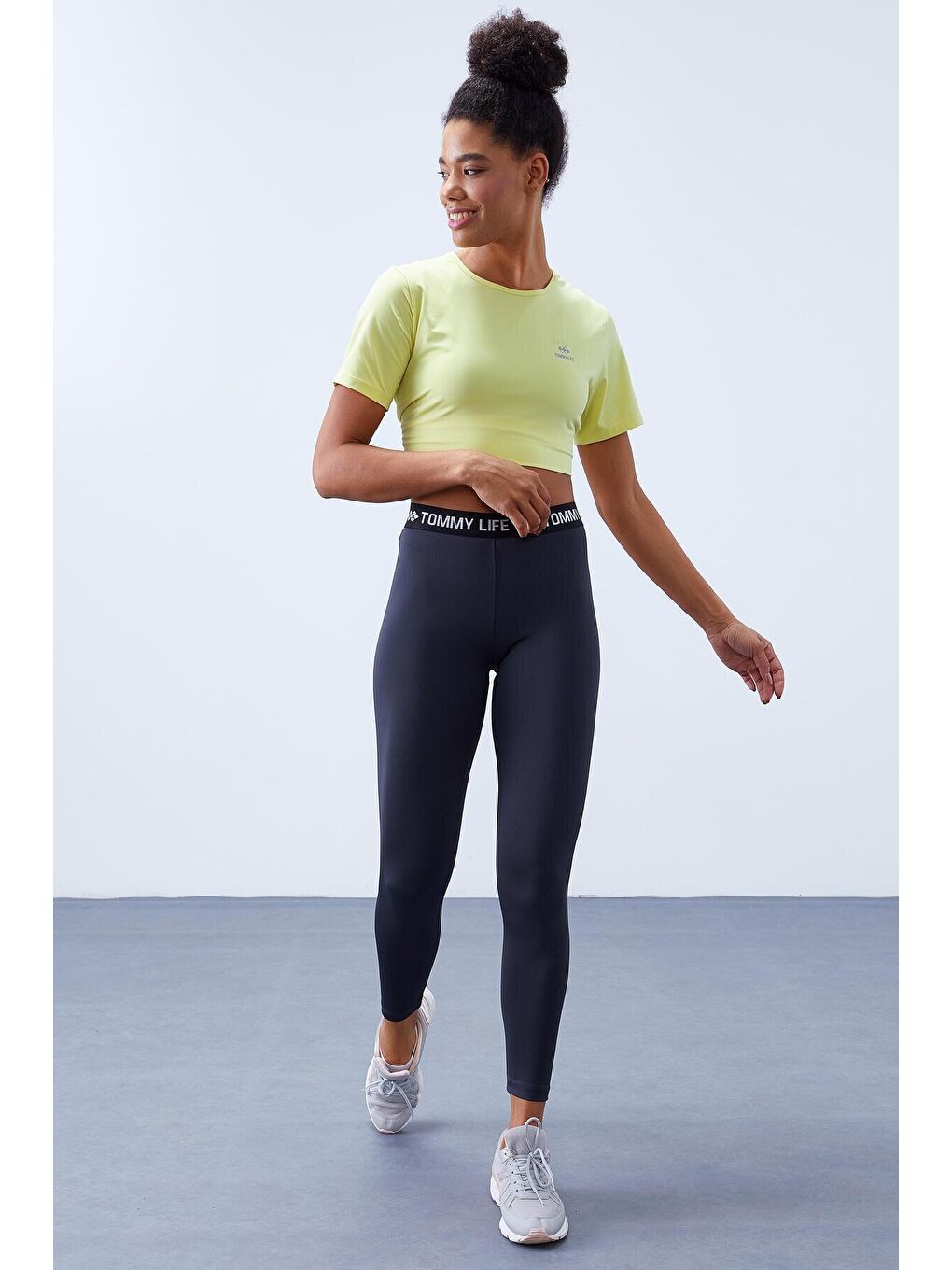 Antrasit Yüksek Bel Yazı Kemerli Slim Fit Dar Paça Kadın Tayt - 94546-2