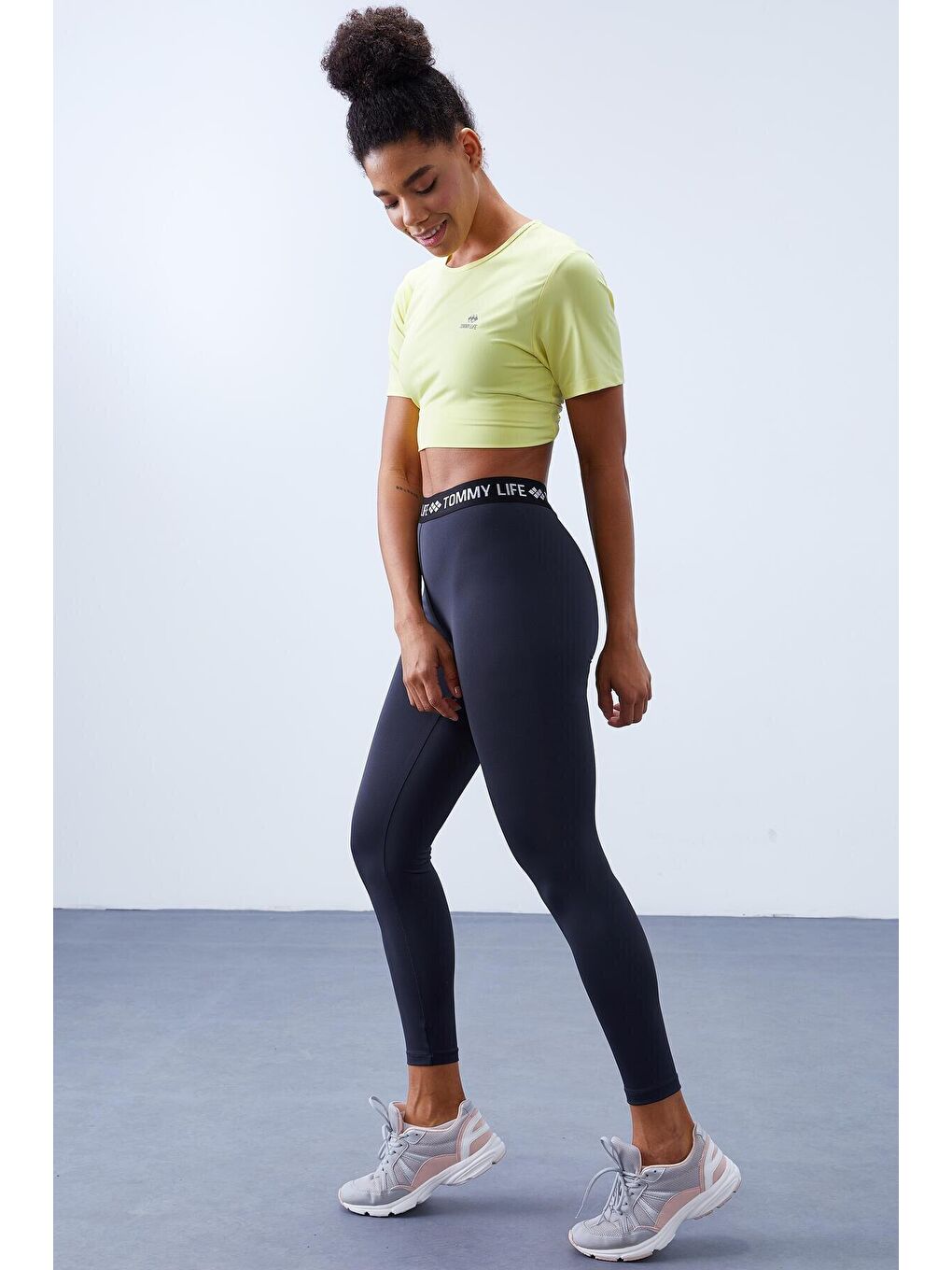 Antrasit Yüksek Bel Yazı Kemerli Slim Fit Dar Paça Kadın Tayt - 94546-4