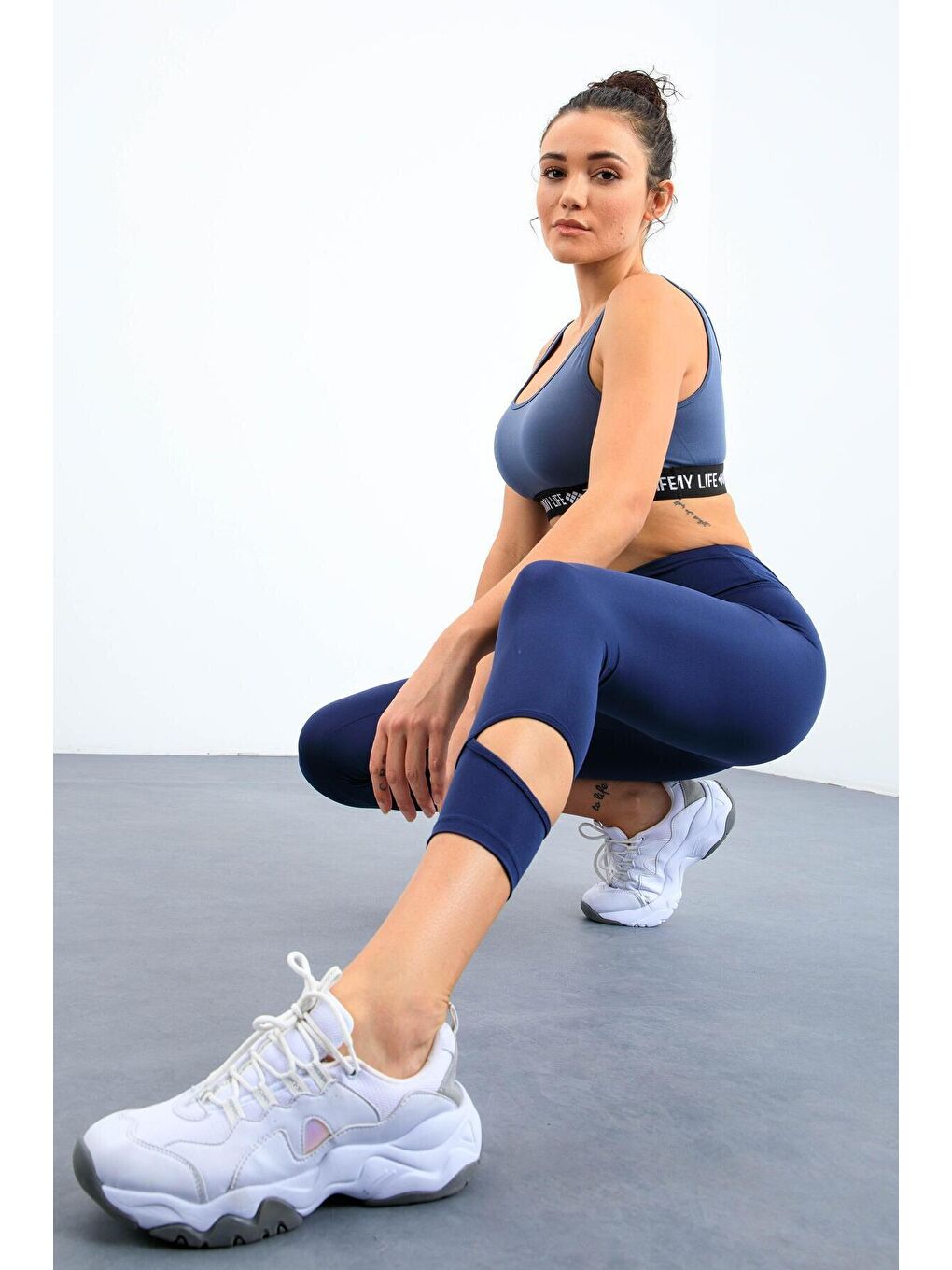 İndigo Bilekleri Pencereli Yüksel Bel Slim Fit Dar Paça Kadın Tayt - 94610