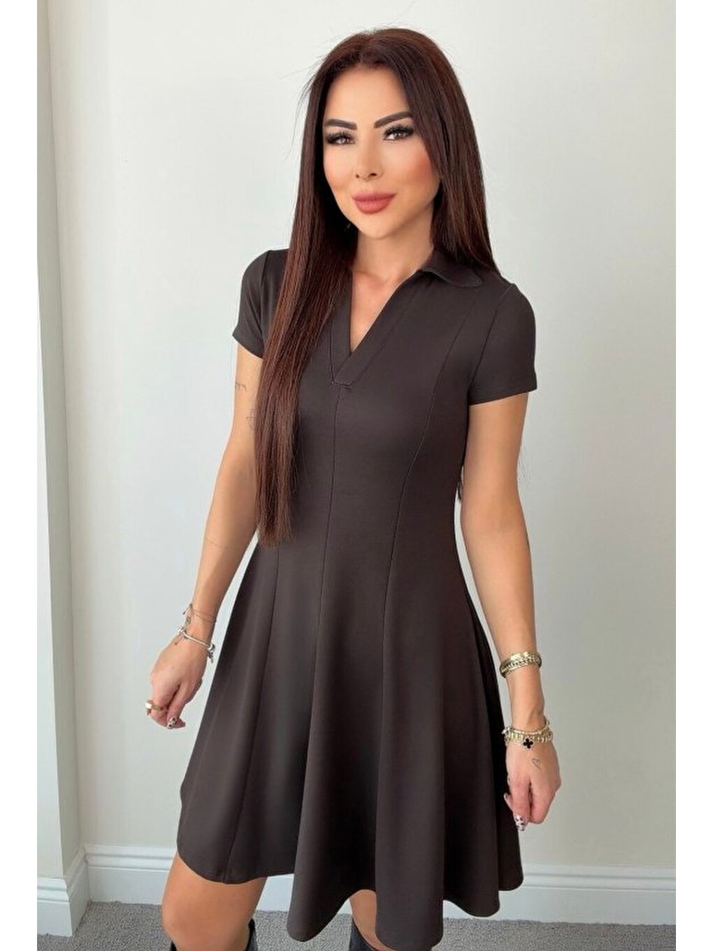 Kahverengi Kadın Kısa Kollu V Yakalı Kısa Modal Elbise-3