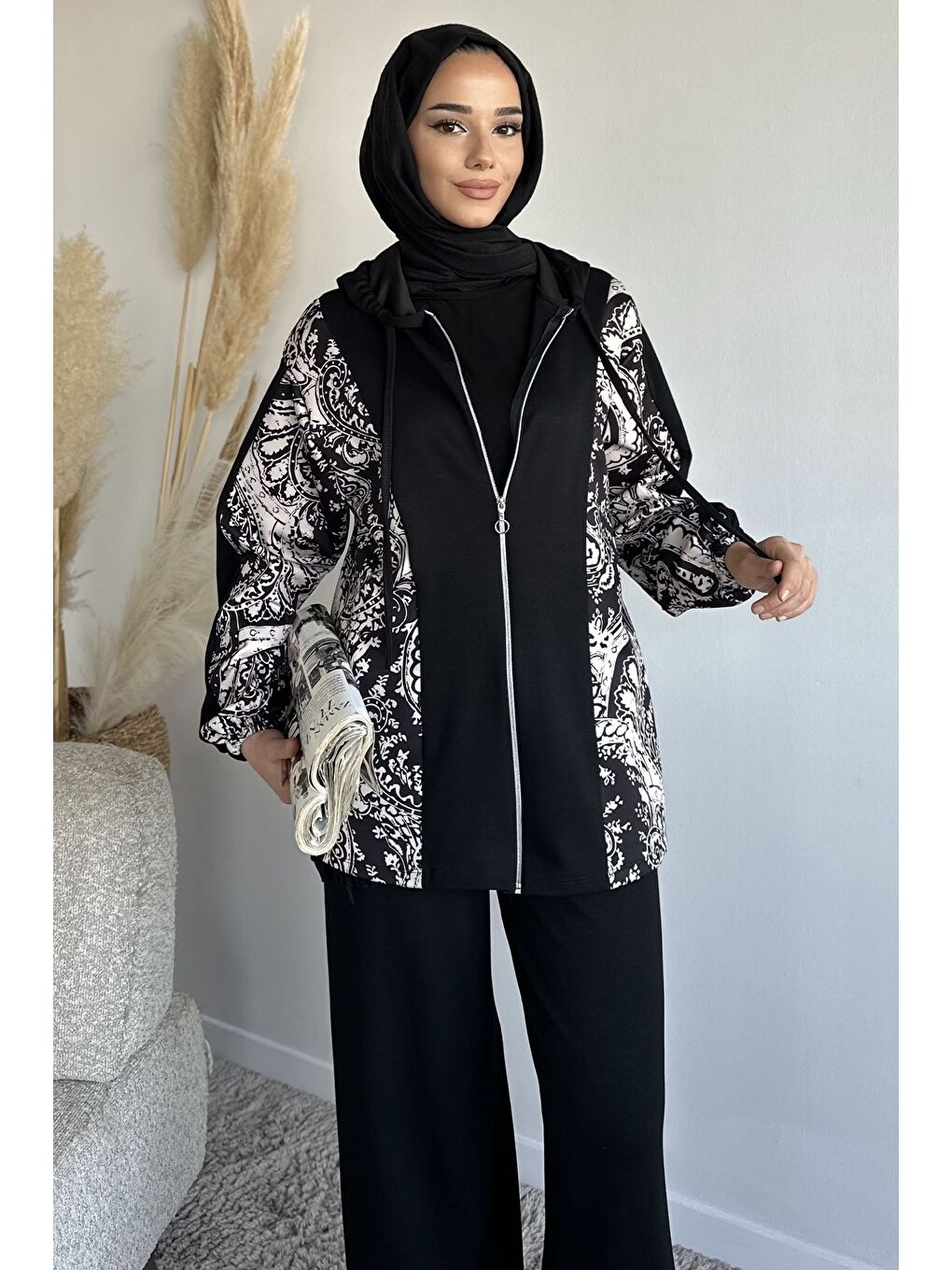 Siyah Dijital Baskılı Kapüşonlu Tunik Bel Lastikli Pantolon Tesettür İkili Takım-3