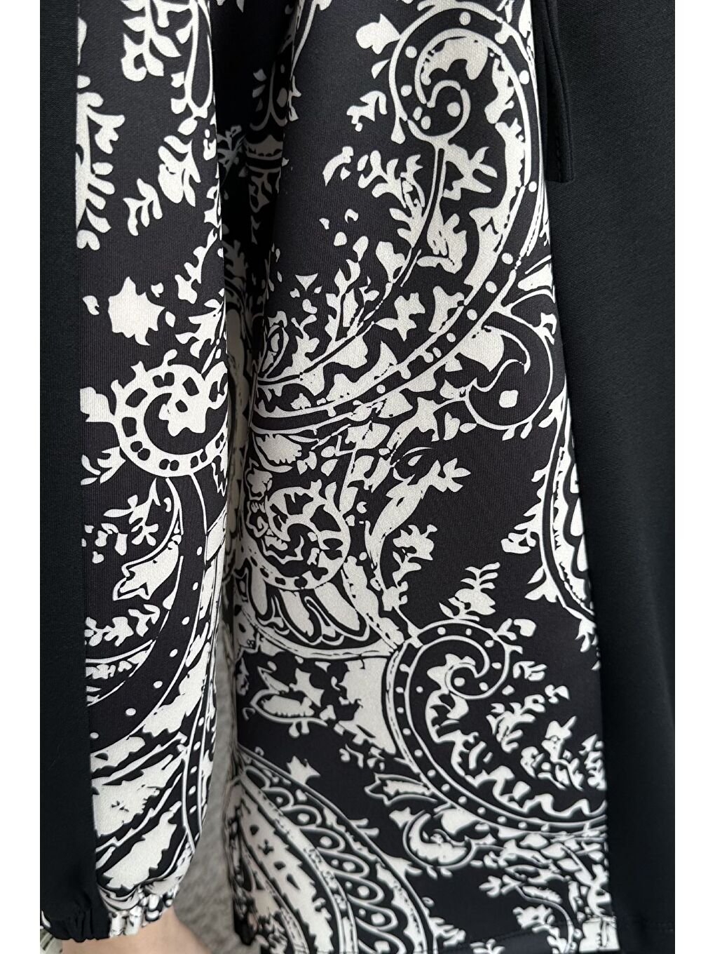 Siyah Dijital Baskılı Kapüşonlu Tunik Bel Lastikli Pantolon Tesettür İkili Takım-7