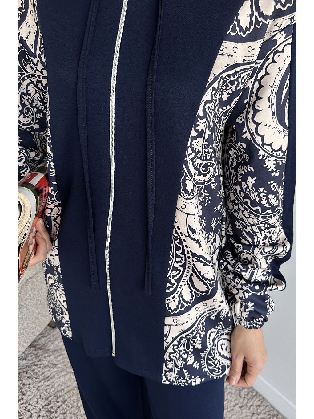 Lacivert Dijital Baskılı Kapüşonlu Tunik Bel Lastikli Pantolon Tesettür İkili Takım-8