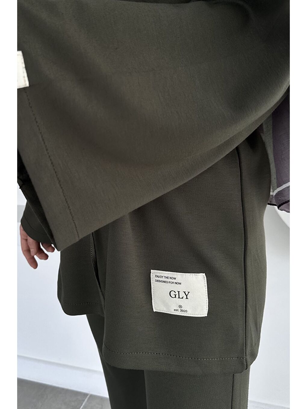 Haki Amblem Detaylı Tunik Bel Lastikli Pantolon Tesettür İkili Takım-9