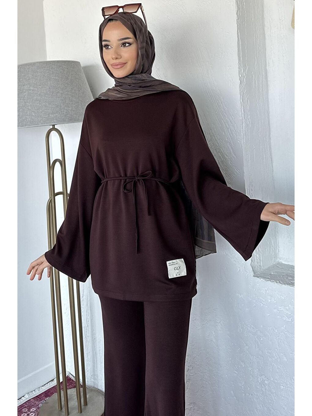 Kahverengi Amblem Detaylı Tunik Bel Lastikli Pantolon Tesettür İkili Takım-2