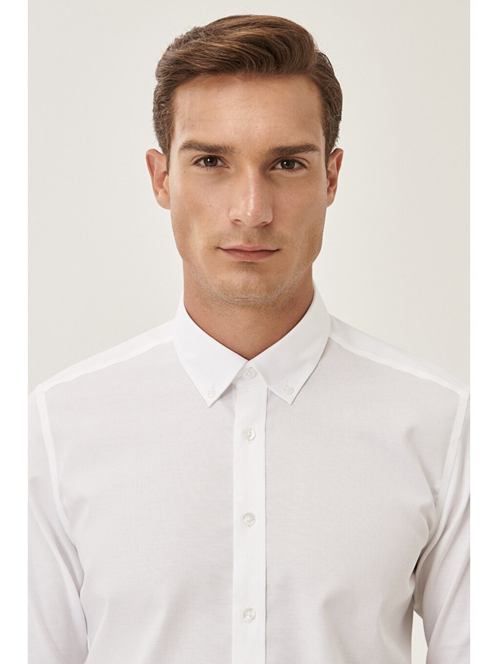 Erkek Beyaz Ütü Gerektirmeyen Taılored Slim Fit Dar Kesim Düğmeli Yaka %100 Pamuk Gömlek-1