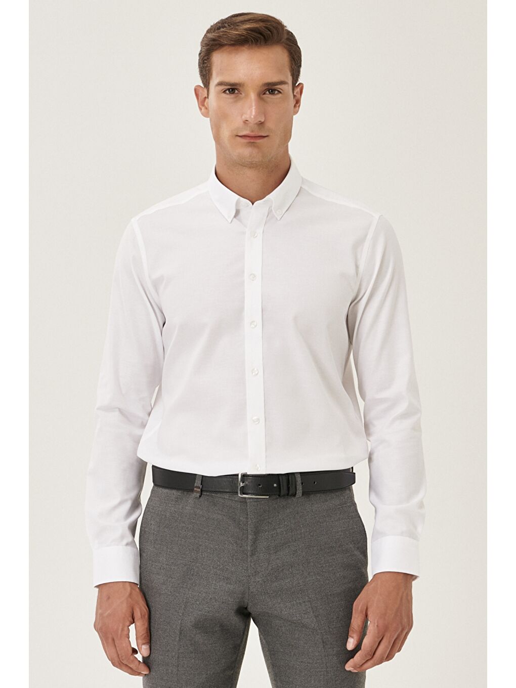 Erkek Beyaz Ütü Gerektirmeyen Taılored Slim Fit Dar Kesim Düğmeli Yaka %100 Pamuk Gömlek-3
