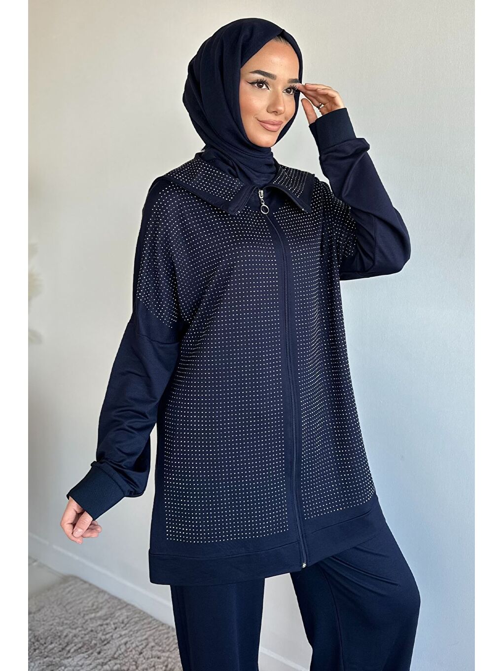 Lacivert Ön Boydan Fermuarlı Taş İşlemeli Tunik Bel Lastikli Pantolon Tesettür İkili Takım-4