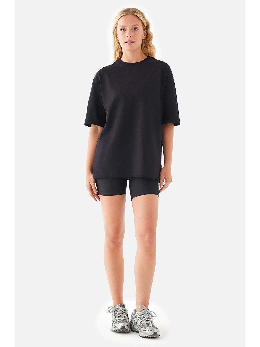 Serenity Oversize Siyah Tişört-3