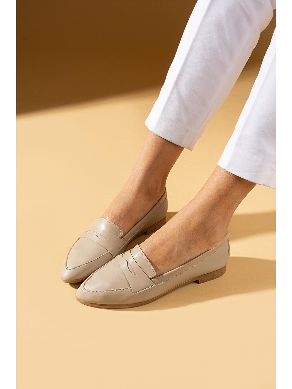 Bej Sivri Burun Comfort Taban Loafer Kadın Ayakkabı 73-277-24-2